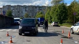 У Луцьку бус збив дитину на переході (фото)
