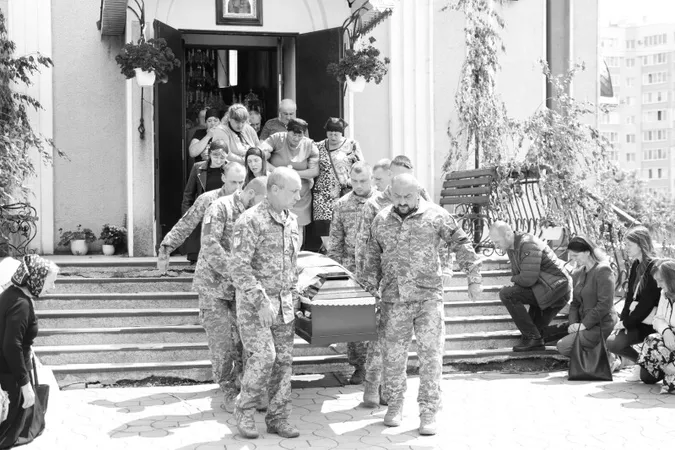 Загинув на Сумщині: у Луцьку попрощалися з Романом Любихом (фото)