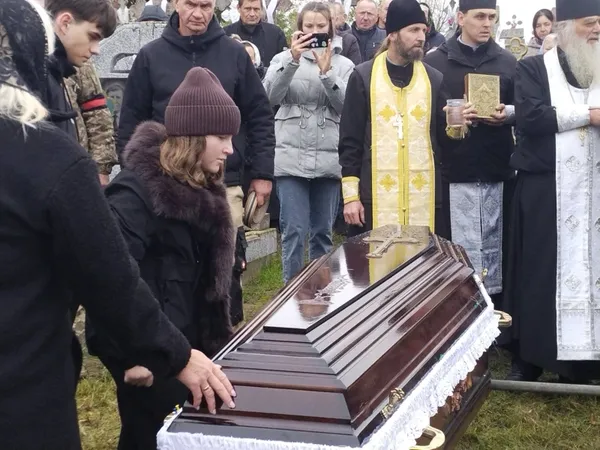 На Волині провели в останню земну дорогу Героя Юрія Віценюка (фото)