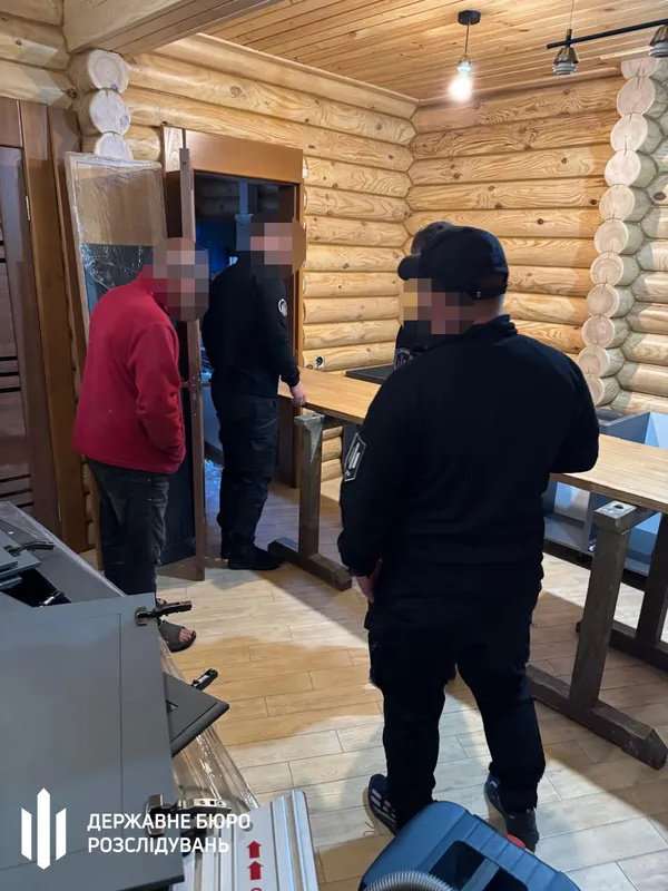 Котедж для командира: керівник військової частини з Рівного змушував підлеглих будувати собі дім (фото)