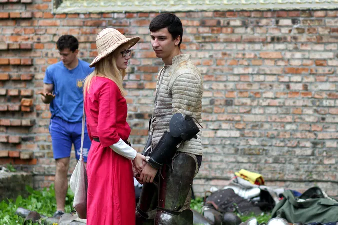 Дзвін мечів та блискіт обладунків: у Луцькому замку змагалися лицарі (фото)