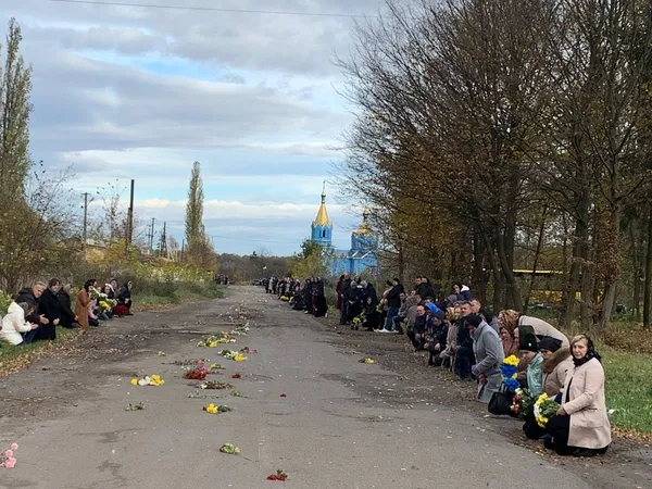 Маленький син залишився без батька: під Луцьком поховали 23-річного Героя Олександра Мороза (фото)
