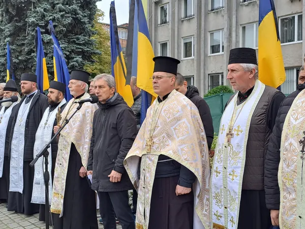 На Волині провели в останню путь військових Олександра Гнатюка, Ігоря Карпука та Романа Йовика (фото)