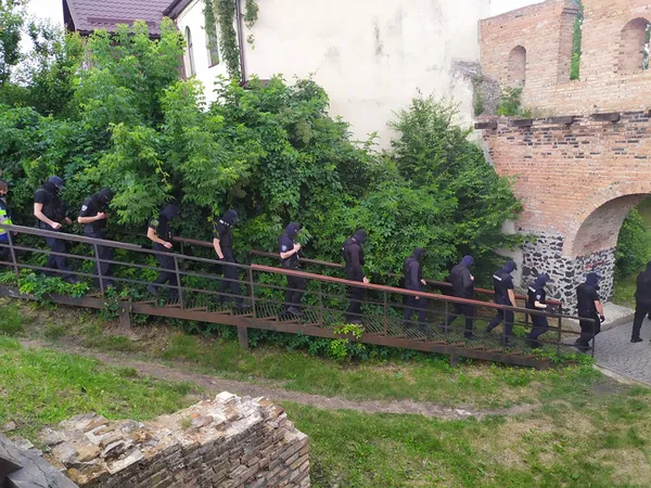 У замку Любарта готуються до приїзду Зеленського (ФОТО)