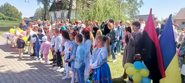 Понад 25 тисяч на авто для військових: як ярмаркували у Крупі (фото)