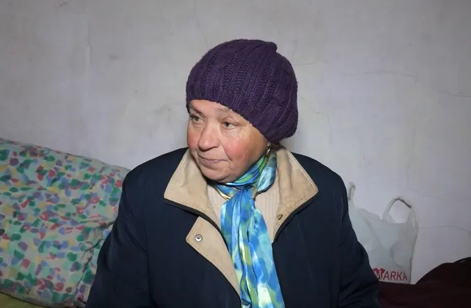 Лучанка все життя допомагала людям, а тепер сама 10 років виживає в холодній хаті (відео)