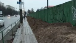 У Луцьку поскаржилися на тротуар біля 22 школи (фото)