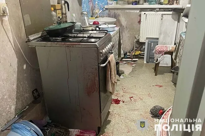 На Тернопільщині в руках чоловіка здетонувала міна, яку він знайшов на городі (фото)