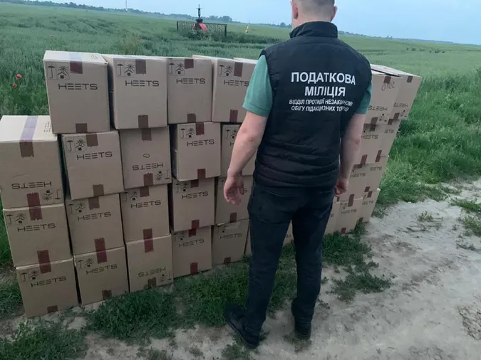 У бусі на Волині знайшли партію сигарет на 2,5 мільйона гривень