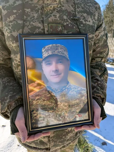 На Волині попрощалися із воїном Сергієм Заболотським, який загинув у страшній аварії (фото)