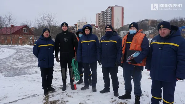 Мовчазні рибалки та мертві окуні: що коїться на Стиру у Луцьку (фото)