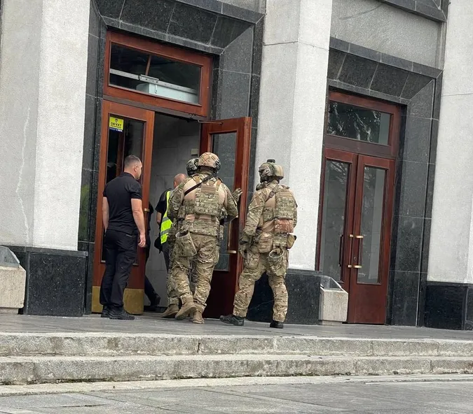 Корупція в ТЦК: у Тернополі «воєнкома» затримали просто під час засідання Ради оборони (фото)