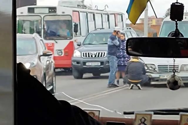 На Соборності у Луцьку не розминулися два «Мерси» (фото)