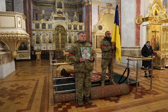 Повернувся додому через рік: у Луцьку попрощалися з воїном Андрієм Грицюком (фото)
