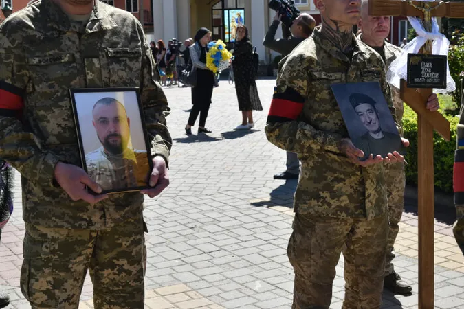У Луцьку попрощалися з двома Героями: Євгенієм Поліщуком та Юрієм Сілюком (фото)