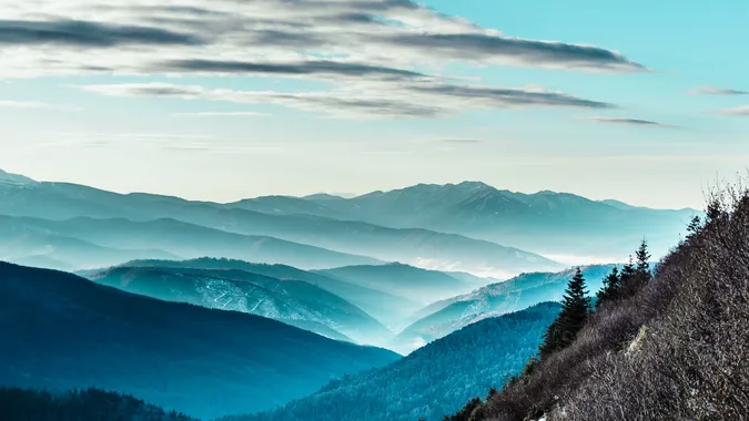 Луцький фотограф показав казкові світлини зимових Карпат (фото)