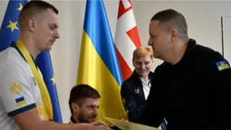 Голова Волинської ОДА Іван Рудницький нагородив ветеранів – учасників Invictus Games 2025 (фото)
