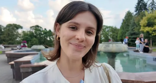 «Затишне, квітуче і з душею»: відома акторка зняла влог про Луцьк за $100 (відео)