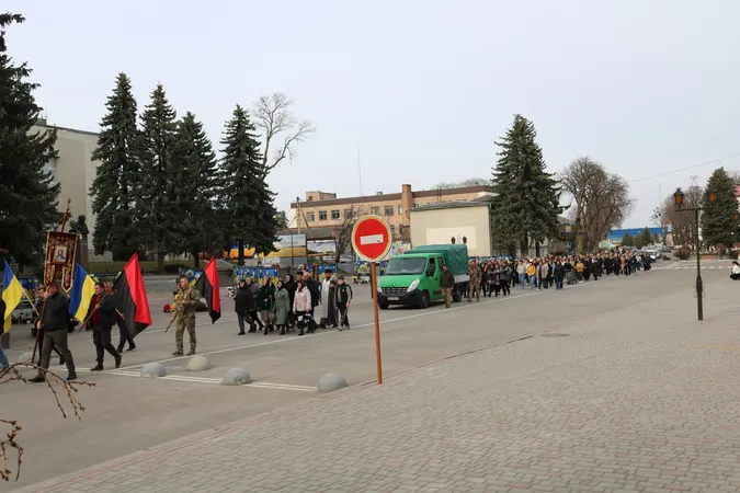 У громаді на Волині провели в останню дорогу Героя Василя Іванова (фото)
