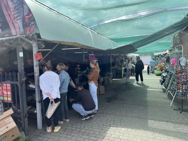 Замість купальника – куртка: сезон на Шацьких озерах на паузі? (фото)