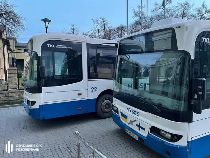 Автобус для військових: на Львівщині посадовець вимагав 100 тисяч у волонтера (фото, відео)