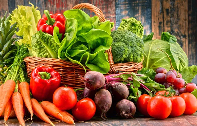 Назвали продукти, які найбільше подорожчали за пів року