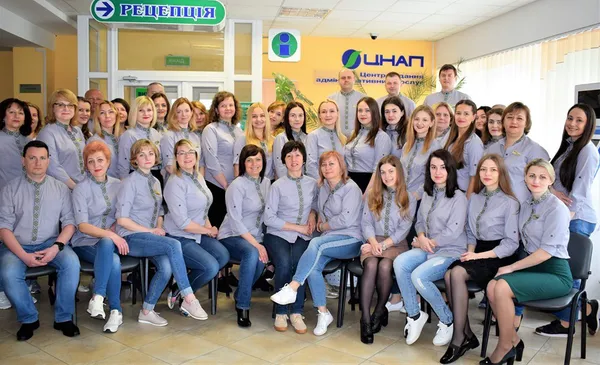 День вишиванки: відомі волиняни одягнули сорочки (фото)
