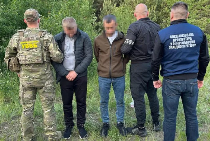 Напали на правоохоронців: на Волині затримали організаторів виїзду військовозобов'язаних за кордон (фото)