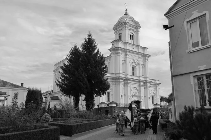 У Луцьку попрощались із ​​​​​​​Героями Вадимом Целюхом та Михайлом Гусаком (фото)