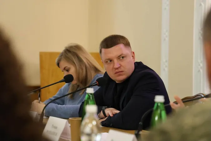 Понад шість годин розмов: Тарас Шкітер зустрівся з родинами зниклих безвісти на Волині (фото)