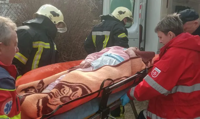 Довго не виходила на зв'язок: у Володимирі з зачиненої хати дістали бабусю