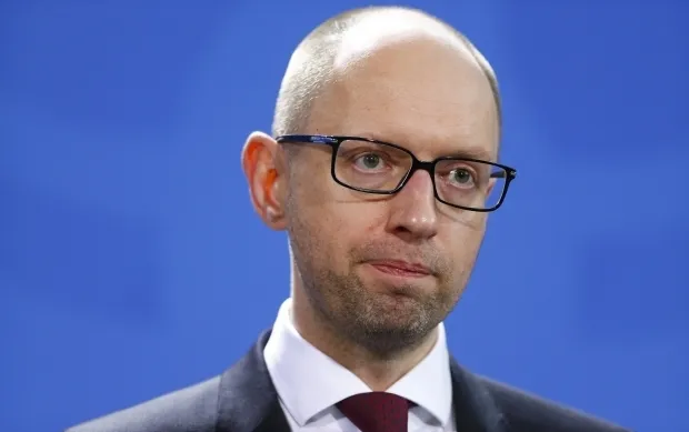 Вкрадені «сім’єю» Януковича 1,5 мільярда доларів підуть на армію та соцстандарти, – Яценюк