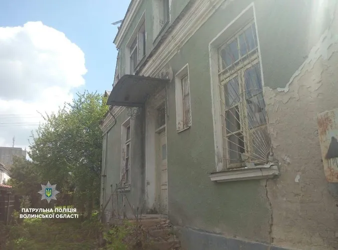 У Луцьку неповнолітні крали метал із закинутого будинку