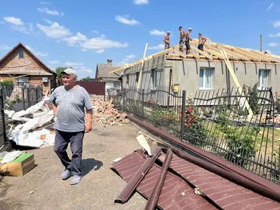 «Дах залетів аж до другого сусіда»: що коїться в селах на Волині після вчорашнього буревію (фото)