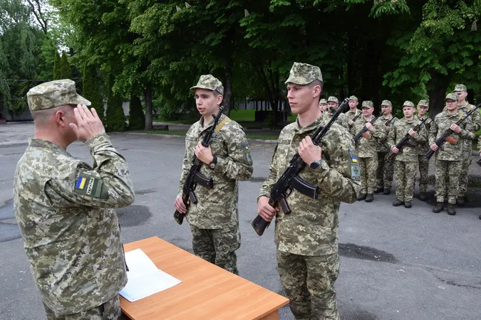 У Луцьку рекрути-прикордонники склали військову присягу (фото)