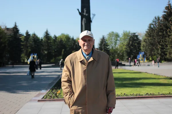 Квіти, пісні та ветерани: у Луцьку відзначили День перемоги (фото)