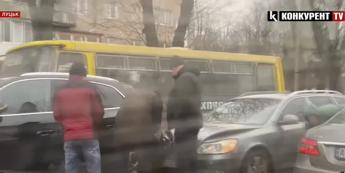 Рух ускладнений: у Луцьку – ДТП на Перемоги (відео)