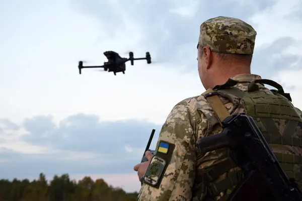 «З неба видно більше»: як прикордонник з Волині охороняє кордон за допомогою дронів (фото)
