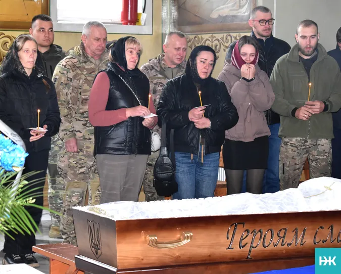 Повернувся не на весілля, а на свій похорон: на Волині попрощалися з капітаном волинської «сотки»