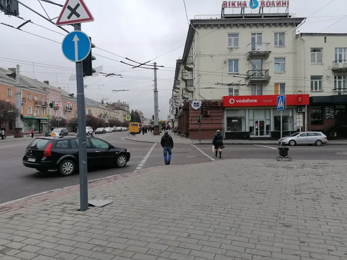 Розповіли, коли на тротуарі проспекту Волі позначать велодоріжку (фото)