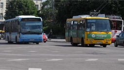 У Луцьку – скандал через водія автобуса, який «виставив» дітей загиблого героя (відео)