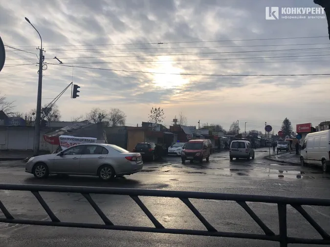 Ранок після демонтажу: що коїться на Старому ринку в Луцьку (фото)