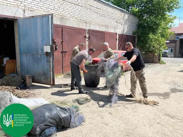 На Волині порізали-порубали 5,4 км браконьєрських сіток (фото)