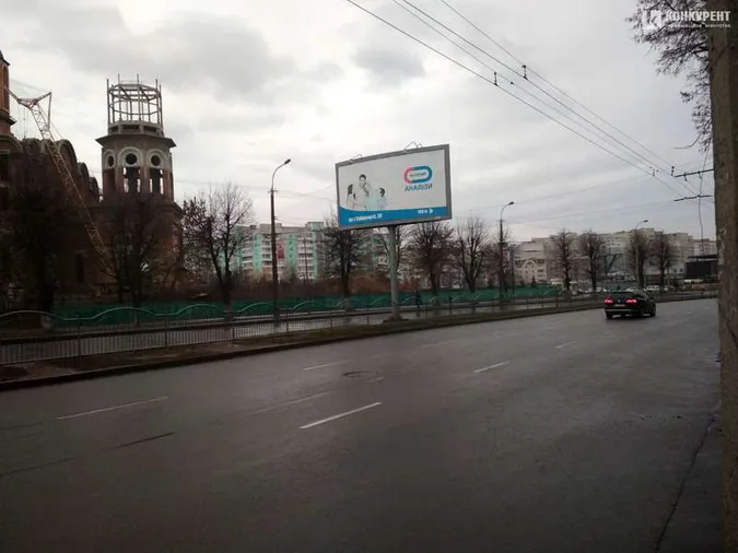 Антипішохідний бар’єр на Соборності встановили за понад чверть мільйона