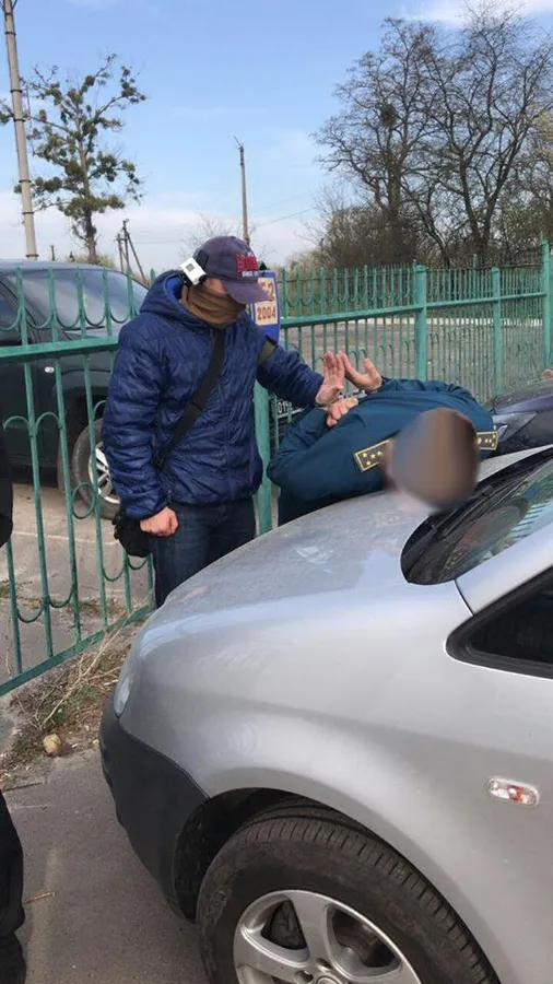 На Волині спіймали митника на хабарі за ввезення «євроблях»
