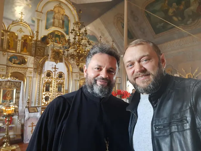 Хірург та священник Валіхновський відправив службу в храмі у Турійську (фото, відео)