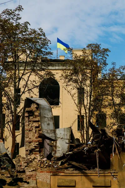 Окупанти завдали ракетних ударів по центру Харкова (фото)