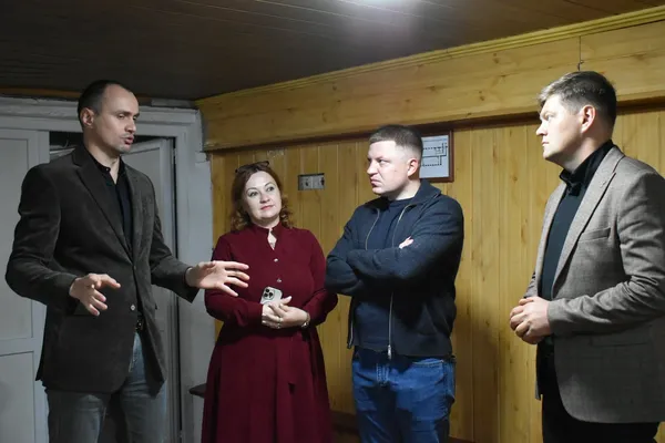 Котлети, нагетси, пюре та банан: як годують школярів у Заборольському ліцеї №32 (фото)