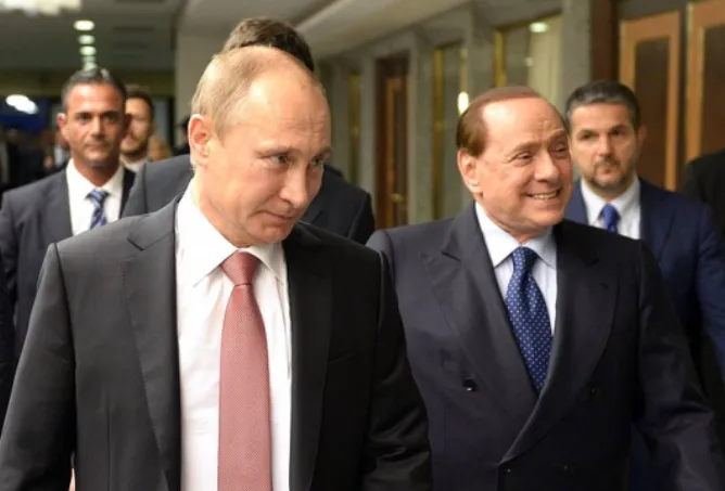 Друг путіна Берлусконі назвав розстріли в Бучі військовими злочинами