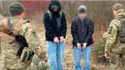 На Волині прикордонники затримали двох втікачів з «подарунками» (фото)